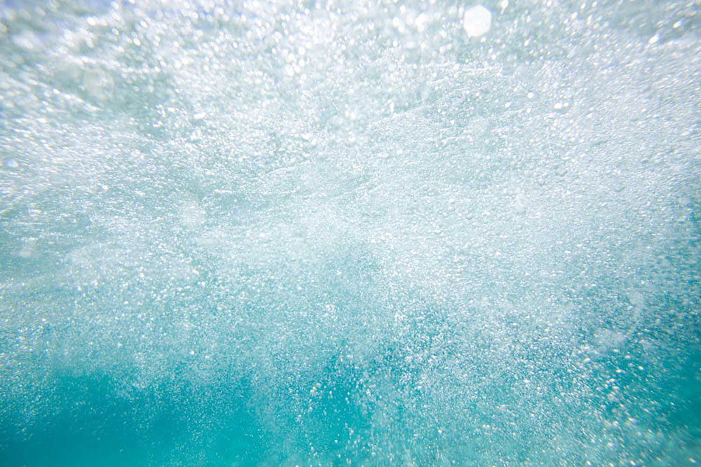 fotografía de agua de Formentera desde dentro del agua.